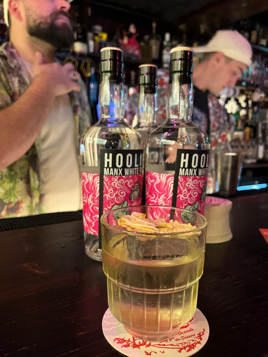 locateiom's tweet photo. SUCCESSFUL NIGHT ✅

Last week @OutlierCompany teamed up with tropical cocktail bar Kiki Lounge for a bar takeover at the popular @lakikane bar in London, Islington 🍸🍹

If you haven't already, catch up on how the evening went: https://t.co/9WagkVaTXm

#isleofman #locateiom https://t.co/uysVcbGf9m