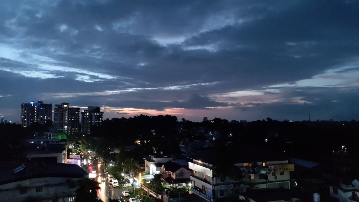Sona_unplugged's tweet photo. A restful day after a long time...
A staycation of sorts...
Lots of conversations with the boys, friends & family...
Much needed catch up sleep..
Listening in, thinking, soaking in...
Untangling thoughts/feelings..
A little growing out of comfort zones..
Savoring...
#BeingHome❤️ https://t.co/QAcCWkDozN