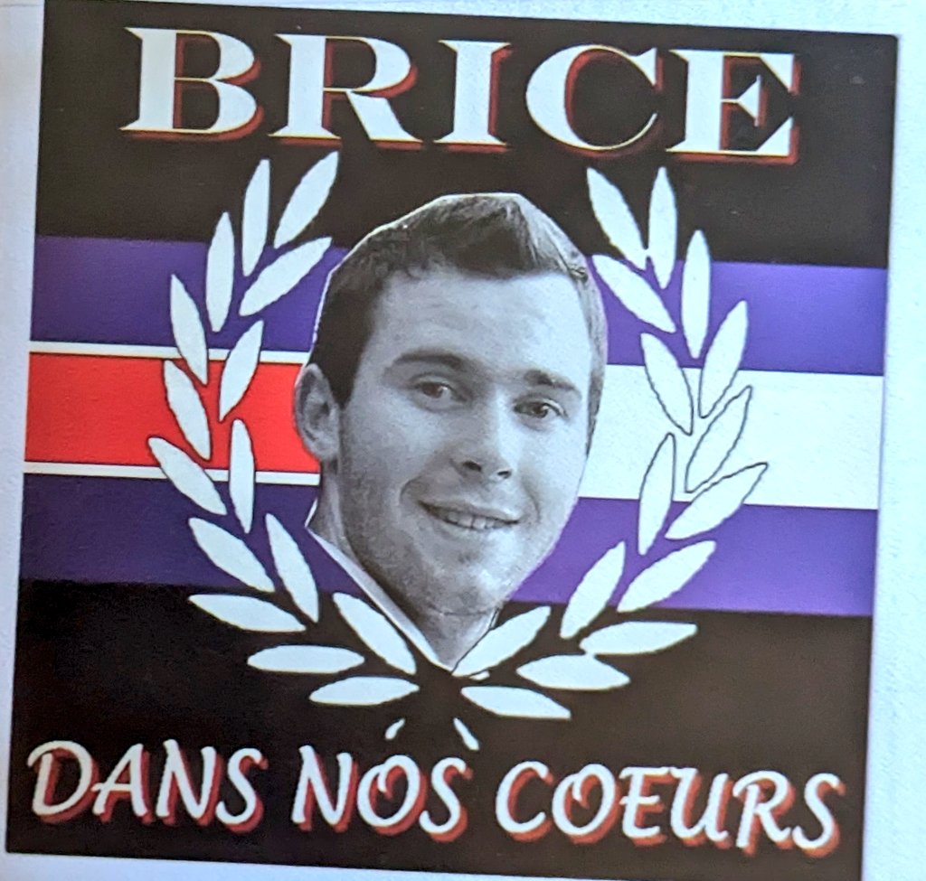 1jour1stick's tweet photo. L'émotion et la douleur sont immense. Ce stick par exemple est parisien (proche Supras #SA91 je crois) https://t.co/n904xnxQfz
