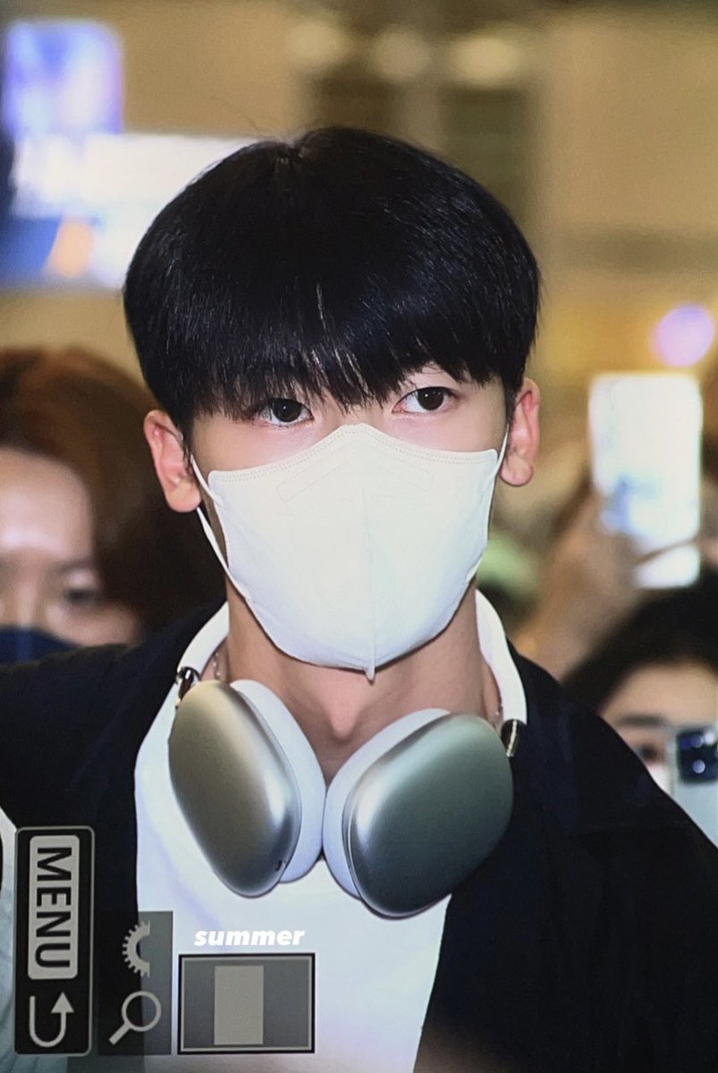 hsusummer31's tweet photo. 231002 인천공항 입국

#허광한 #許光漢
#kuanghanhsu #greghan https://t.co/RtJNJH49V8