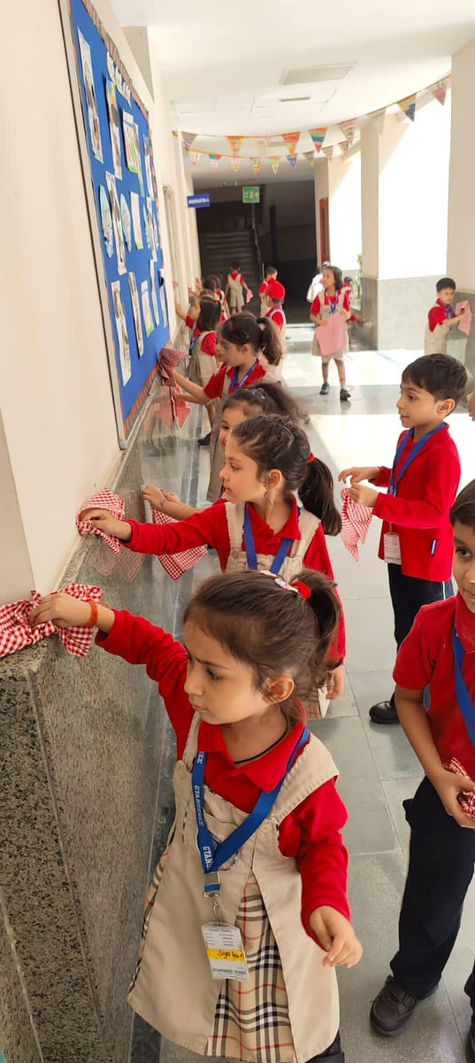 SchoolGyanshree's tweet photo. On the occasion of Gandhi Jayanti, the Shreeyans of the Pre-Primary Wing learnt about Gandhi ji, fondly called 'Bapu' and known as the Father of the Nation through a PPT, Class Talk and, Art &amp; Craft activities. https://t.co/6qQzHrF9jn