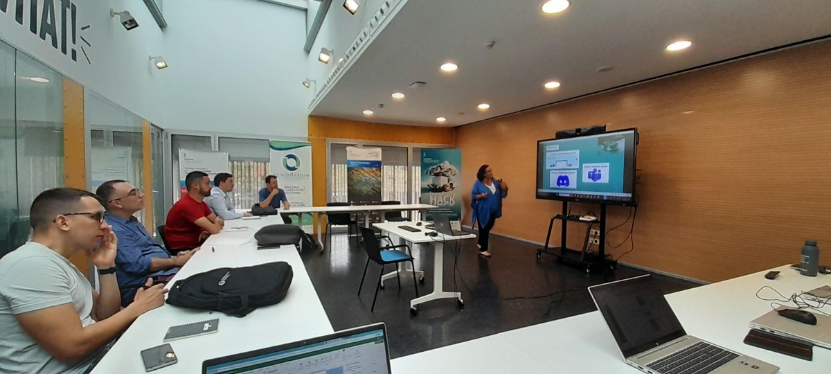 BlocEmpresarial's tweet photo. A la #VIE ja hem arrancat amb el #BIPTECH 🚀
Formadors professionals de la #construcció 🏗️ ens ensenyen nous models constructius més #sostenibles💚enfocats en la #digitalització i la #industrializtació
Apunta't aquí 👇https://t.co/LT67Ahsxz9 https://t.co/jTkj1Sfoov