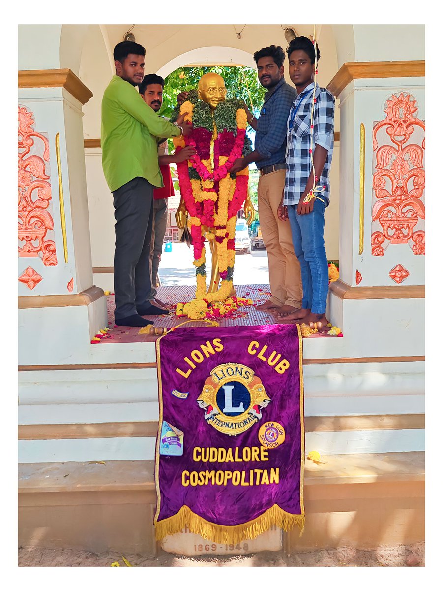 redramkumar's tweet photo. #கடலூர் #மாநகராட்சி வளாகத்தில் உள்ள சுதந்திர போராட்ட தியாகி மகாத்மா காந்தி  திரு உருவ சிலைக்கு மாலை அணிவித்து #மரியாதை செலுத்திய நிகழ்வு 💐💐 https://t.co/OHerceLEBh