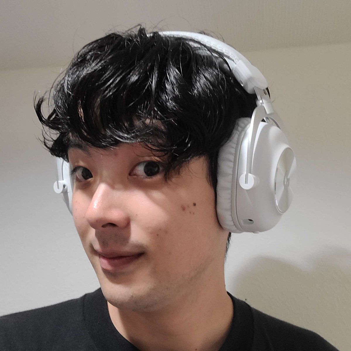 FaintKept's tweet photo. ロジさんの新しいワイヤレスヘッドフォン🎧
デザインかなりお気に入りです!
https://t.co/ntw1feRqxP
#LogicoolG #proxwireless #PR https://t.co/RTusDviqW6