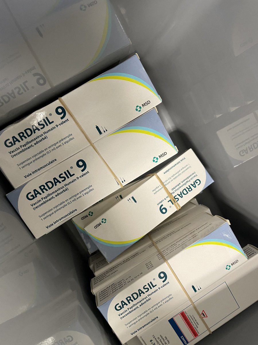 AGuibelin's tweet photo. Première journée de campagne de vaccination 💉HPV au collège Carnot de @dijon. 
Auj. C’est une 20aine d’élèves de 5ème (garçons et filles) qui répondent présent.  Tous engagés pr prévenir ! https://t.co/i342D34lFN