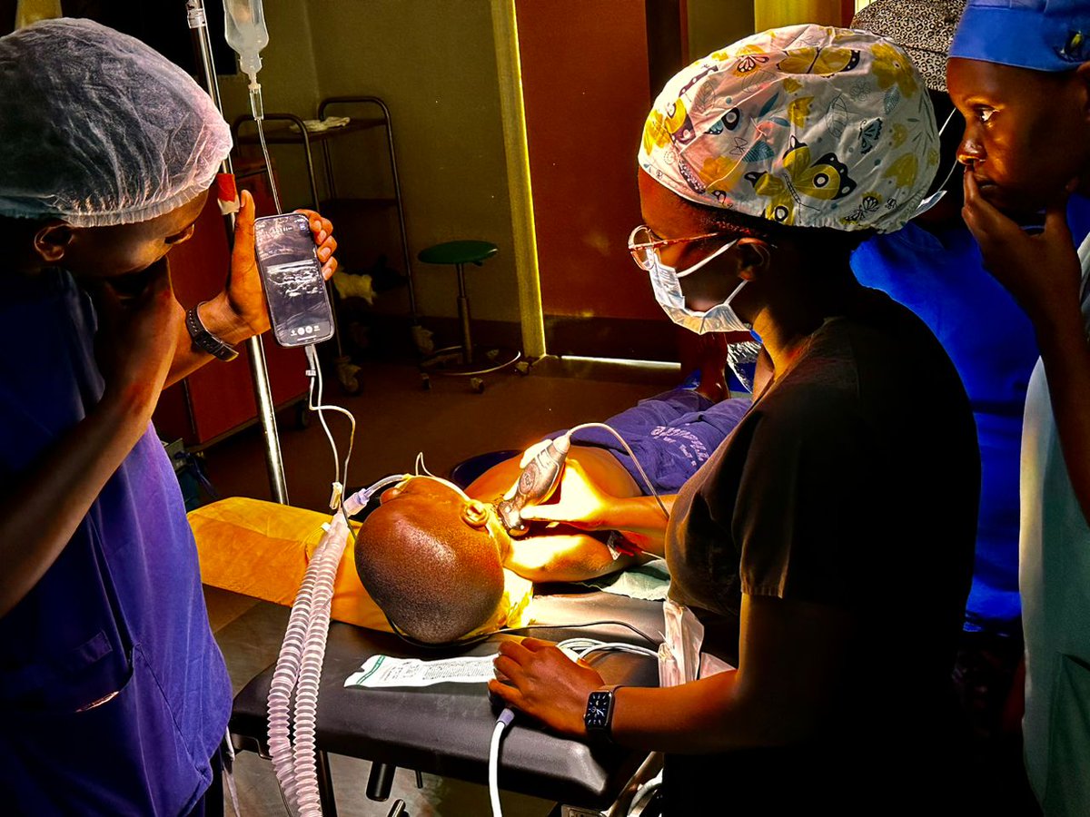 andrew_emyedu's tweet photo. Kicking off the surgical camp @MulagoHospital in style......
@atupatience and @AgabaKaahwa demonstrating the interscalene and superficial cervical plexus block for surgery of the clavicle.... @AnaesthesiaMak @EmMakerere students in attendance. @AnesthesiaUg https://t.co/cKI0Siszc0