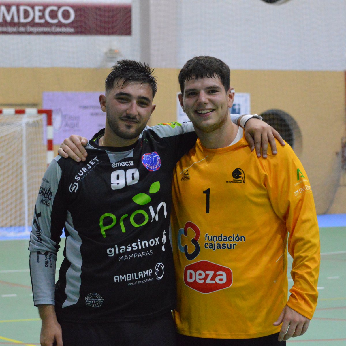 Y al final del partido... Friends will be friends 🎶#conexionpalmeña <a href="/BMMontequinto/">Helvetia Montequinto</a>