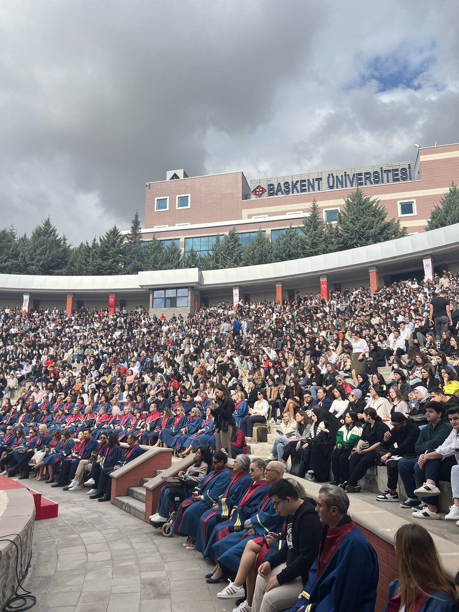 2023-2024 Akademik Yılımız Başladı.. Tüm hocalarımıza ve öğrenci arkadaşlarımıza sağlık mutluluk ve başarılıyla dolu bir dönem diliyorum.. Saygılarımla
#üniversite #iibf #mezuniyet #akademi #başkentüniversitesi