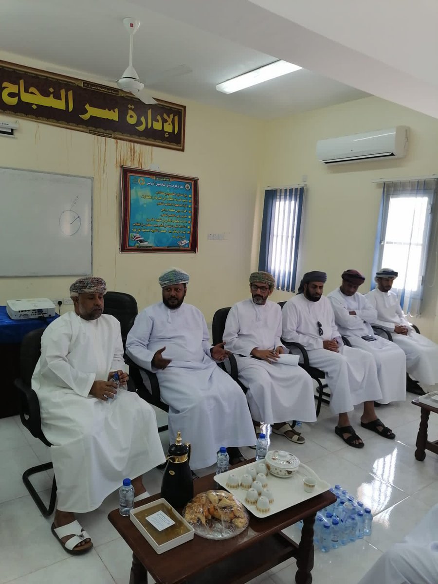 تم اليوم تزكية اعضاء  مجلس أولياء الأمور بمدرسة غدو للمرة الثانية بحضور الاستاذ علي الحضري مدير المدرسة وعدد من المعلمين وأولياء الامور  .. نسأل الله للجميع التوفيق والسداد