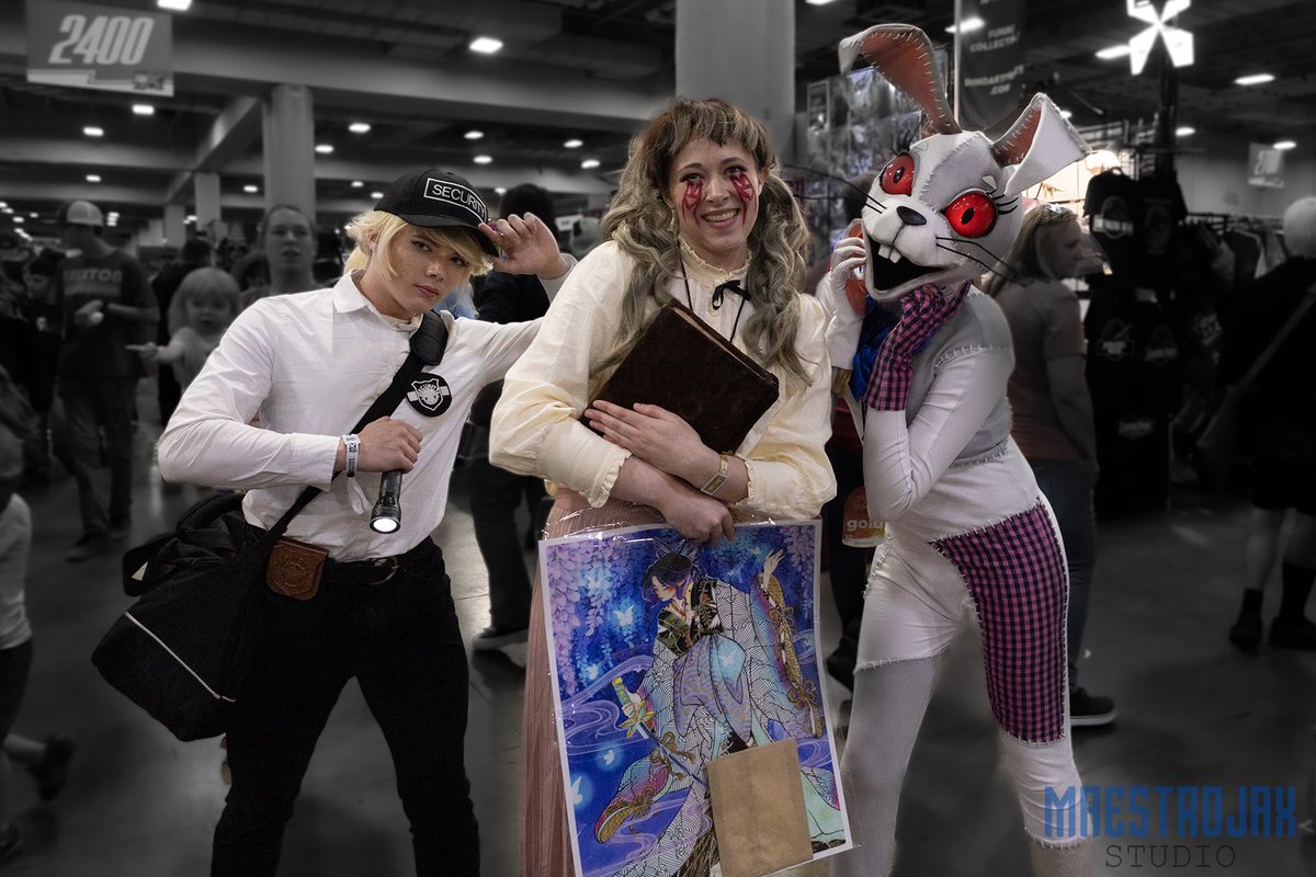 MaestroJax16's tweet photo. Andddd lastly! Lets go to the upside-down and add some Stranger Things! I swear if the middle photo isn’t related I am uncultured. #fanx2023 #fanxsaltlake #strangerthings #cosplay https://t.co/MIozyEluBz