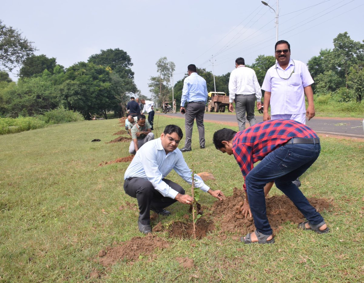 MIL day program &amp; Ek Tareek Ek Ghanta event at OFCH.
<a href="/IndiaMunitions/">Munitions India Limited (MIL)</a> 
<a href="/OfbRavikant/">Ravi Kant</a>