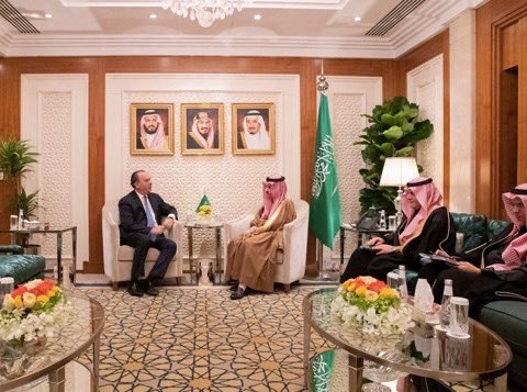 *מתלהבים מנורמליזציה* > הרב היועץ שיבח את מאמציו של יורש העצר מוחמד בן סלמאן | *בחדרי חרדים* 
>> go.bhol.co.il/brdeak

<a href="/arabnews/">Arab News</a> 
<a href="/FaisalJAbbas/">Faisal J. Abbas | فيصل عبّاس</a>
<a href="/yankihebrew/">יענקי פרבר | Yanki Farber</a> 
<a href="/behadrei_bhol/">חדשות בחדרי חרדים</a> 
<a href="/mosaud08/">محمد سعود מוחמד סעוד Mohammed Saud</a>