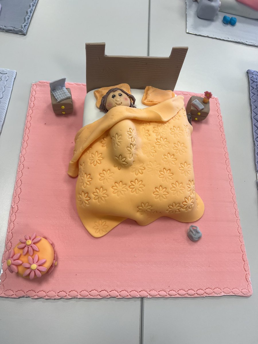 GirvanAcadHE's tweet photo. Bed scene cakes made by Practical Cake Craft pupils. Well done 👏🏻 https://t.co/X7KhRtYPA4