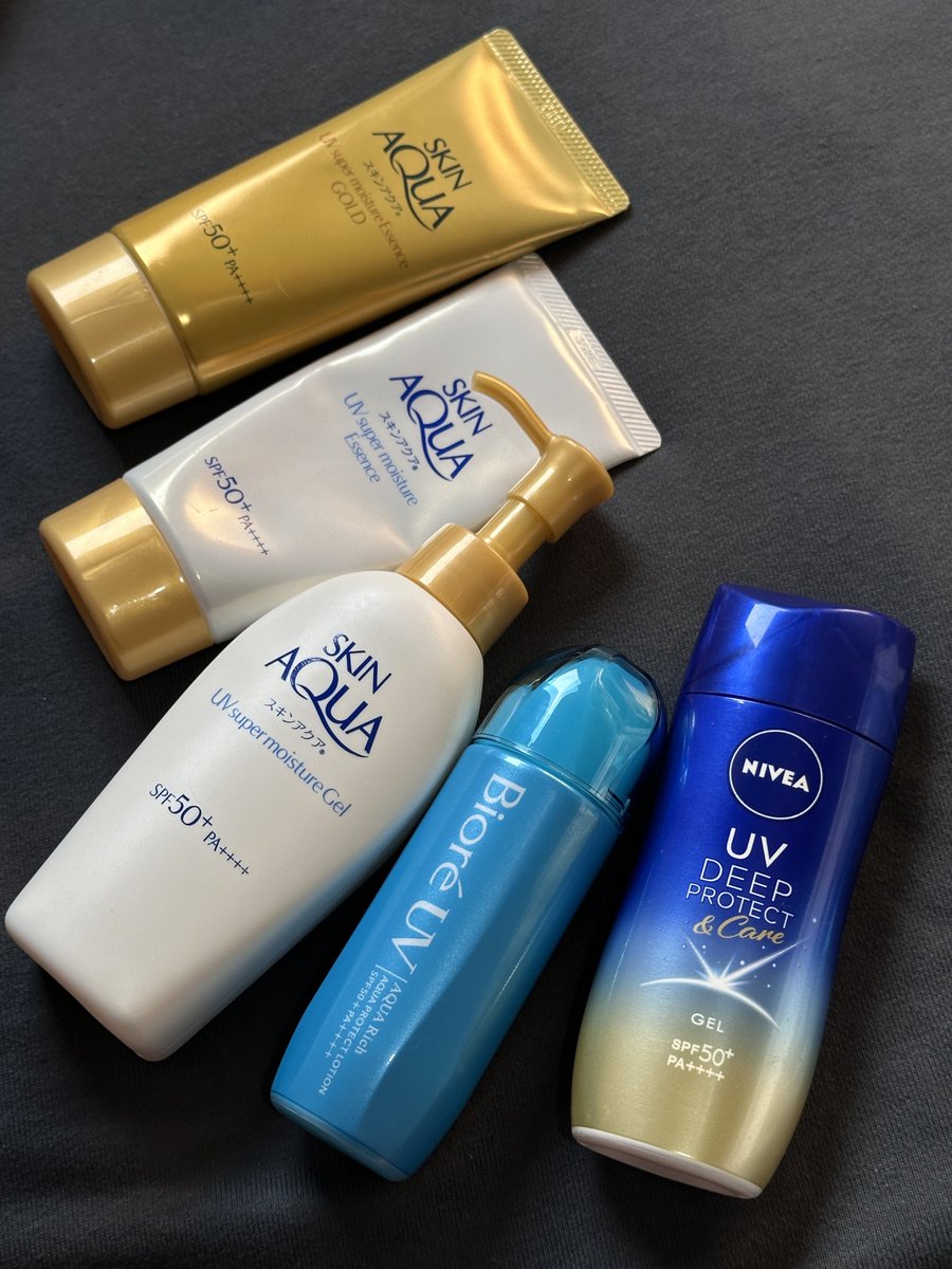 sukaskincarean's tweet photo. Kalo pengen cari sunscreen yang harganya affordable, isinya banyak dan proteksinya oke. Serahkan pada sunscreen sunscreen Jepang.

Asli, ketagihan banget pakai sunscreen jepang tuh 😭👍🏻 teksturnya ringan, gampang meresap, nggak bikin kusem.

Favorit aku: canmake 🫶🏻 https://t.co/50HaaBCKKM