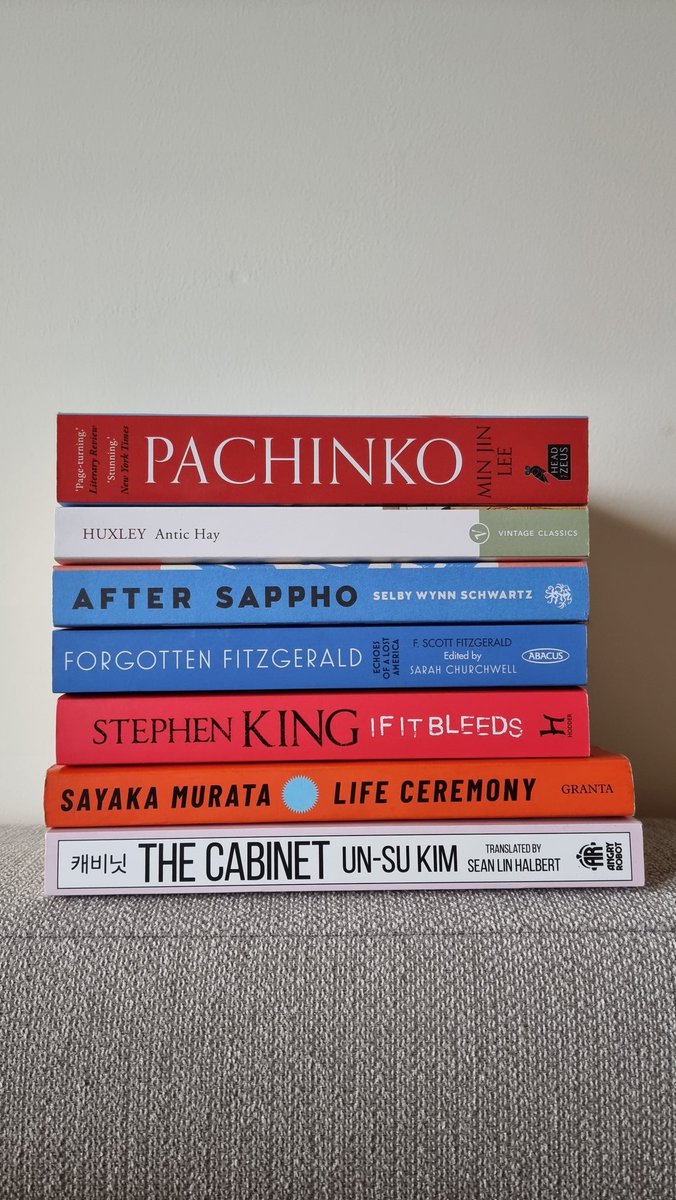 FlorentaM's tweet photo. When you go to buy food and end up buying books 🙈 https://t.co/HGcFvEYjKl