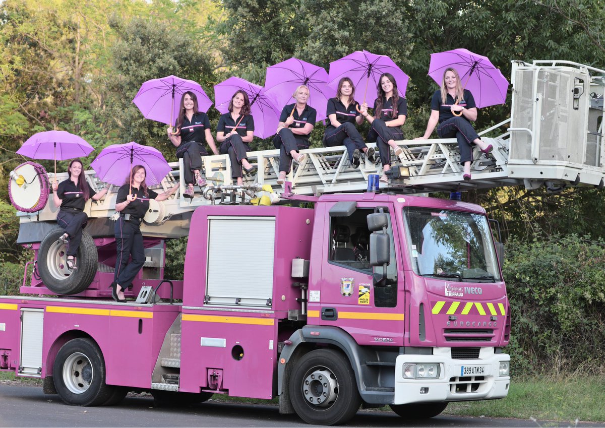 PompiersHerault's tweet photo. #Solidaire|| Le #SDIS de l’#Hérault soutient #OctobreRose Pour ce mois particulier en faveur de la sensibilisation au #Cancer du sein des CS Héraultais se mobilisent 
Ici celui de Saint Mathieu de Tréviers Pour les grandes causes les Sapeurs-#Pompiers = #ToujourSPartants https://t.co/XHGZXgQTps