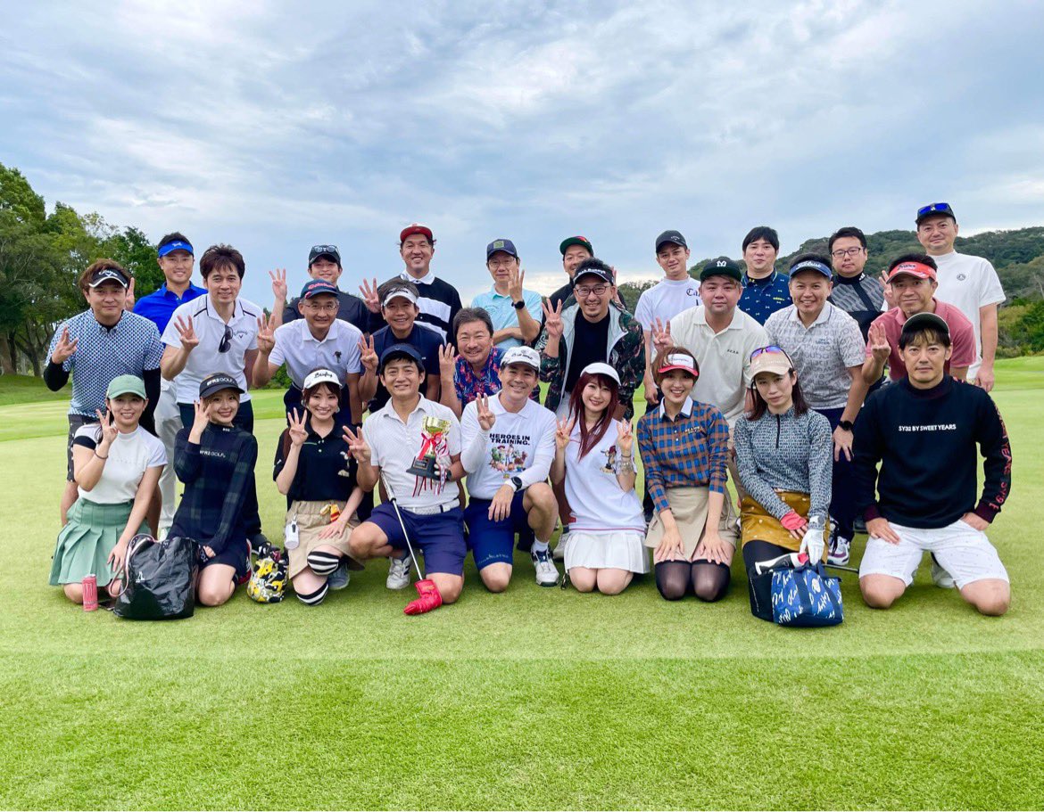 sara_venue's tweet photo. I participated in a #Web3 competition🇯🇵🏌️‍♀️⛳️🏌️‍♂️🏌️☀️
I was so happy to be able to join amidst such distinguished members. Thank you, everyone!

I won the Longest Drive Award✨😆 Next, I'm aiming for the championship✨😆lol https://t.co/diSKwoYN4V