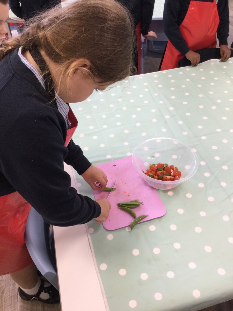 therookeries's tweet photo. Year 2 have had a great morning with @ClassroomK They have learnt safe cutting techniques such as claw and bridge whilst making a traffic light salad. They loved tasting it afterwards! #ROK #Year2 #ClassroomKitchen https://t.co/YqhiWdfVJb