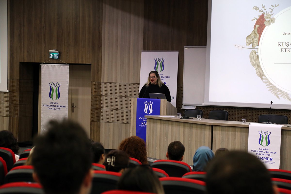 SubuOfficiall's tweet photo. 🗣️ Kariyer Planlama ve İnsan Kaynakları Merkezimiz tarafından başlatılan 'Akademi Seminerleri' kapsamındaki ilk seminer, iletişim ve teknoloji temaları etrafında gerçekleştirildi.

Detaylar 👇
🔗 https://t.co/MCU7I2mbIZ https://t.co/48yZTlH3ig