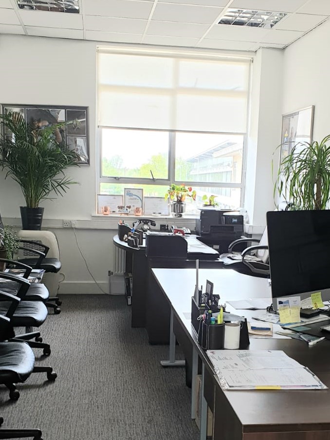 WentaEnfield's tweet image. Generous #smalloffice space available now👍
306 square foot👍
24/7 access👍
Easy in easy out contract👍
Free onsite parking👍
On site cafe☕️
Ideal location ~ close to J25 of #M25 &amp;amp; #EnfieldLock train station🚆
Free use of #meetingrooms

☎️0208 350 8520 or 📧enfield@wenta.co.uk