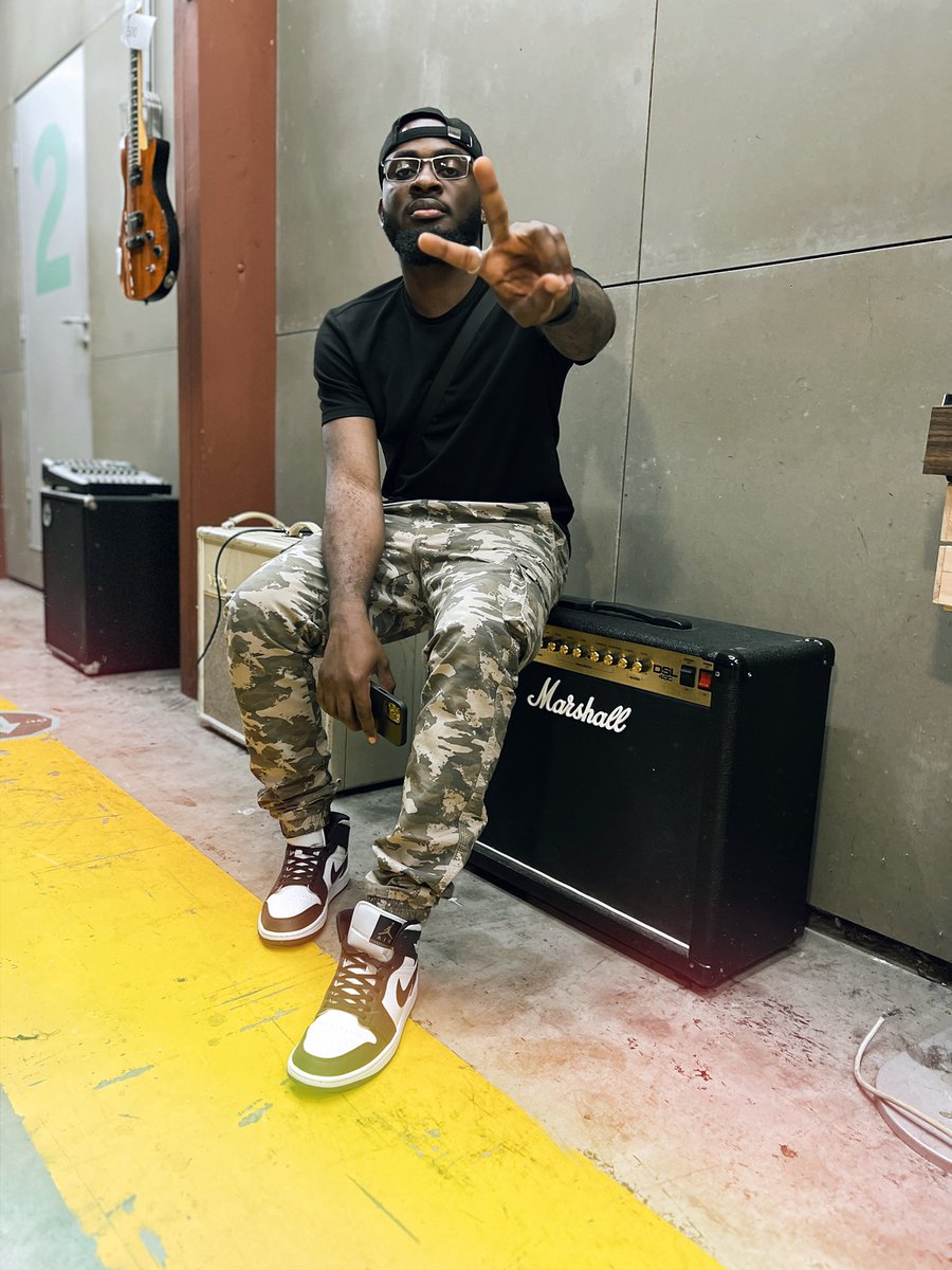 8notes_'s tweet image. Lurking around doing audible things!
#MixedBy8notes