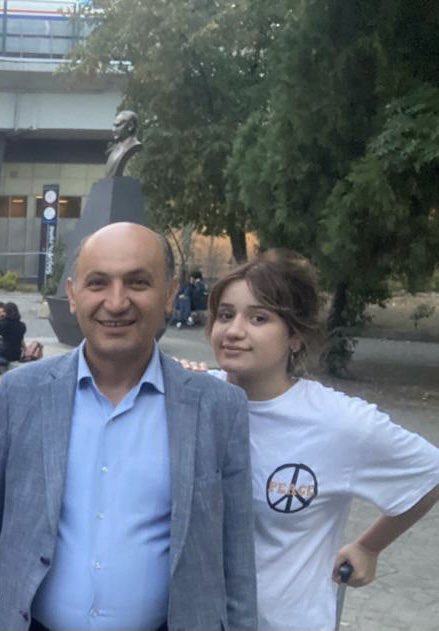 ALISUER65's tweet photo. İlimize, Ülkemize ve Dünya ya büyük eserler kazandıran kahramanların;
Mimar yiğenlerim Eylem Süer ,Elif Süer ,mimar kızım Zerda Süer ve tüm Mimarların , mimarlar gününü kutlarım.@MimarlarOdasi_T @csbgovtr https://t.co/WWLY9qkHJA