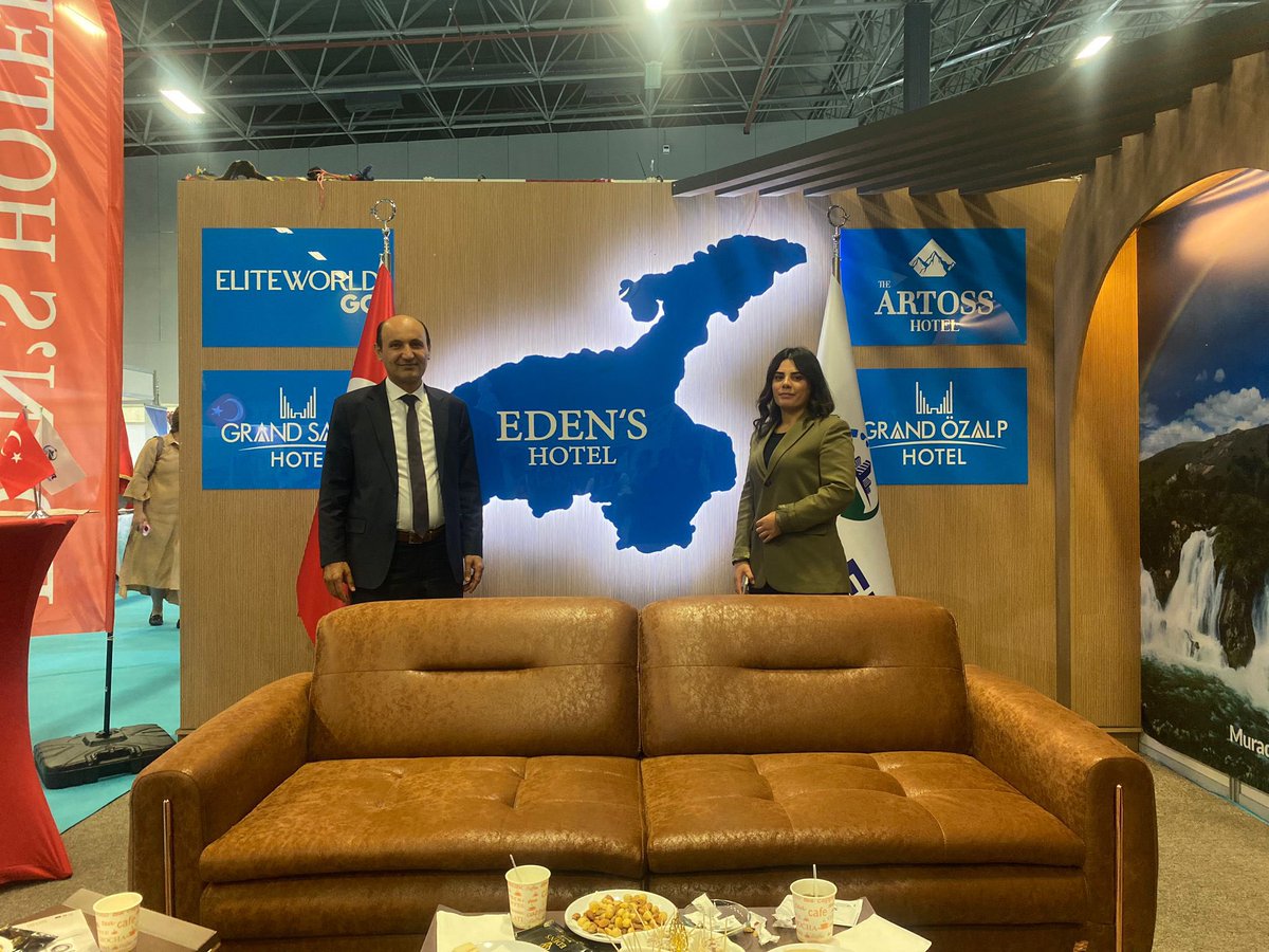 ALISUER65's tweet photo. İlimize, Ülkemize ve Dünya ya büyük eserler kazandıran kahramanların;
Mimar yiğenlerim Eylem Süer ,Elif Süer ,mimar kızım Zerda Süer ve tüm Mimarların , mimarlar gününü kutlarım.@MimarlarOdasi_T @csbgovtr https://t.co/WWLY9qkHJA