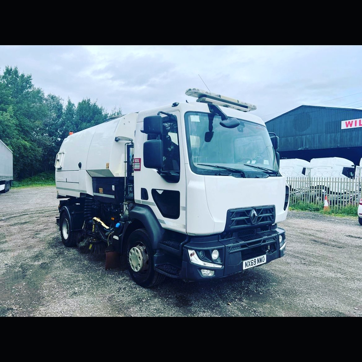 1stchoicecomms's tweet image. For Sale 2019 Renault D260 16 ton Johnston VT652 Sweeper dual sweep gully arm power wash 134,000km #sweeper #roadsweeper