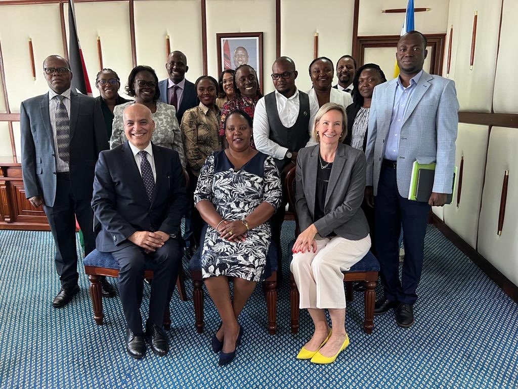 helene_rex's tweet photo. Great start to the week. Meeting with CS Florence Bro, Ministry of Labour and Social Protection to discuss Kenya’s new Social Risks and Impacts Management Policy. #SocialSustainability @WBG_Inclusion @LouiseCord @WorldBankKenya https://t.co/oS0UButSVc