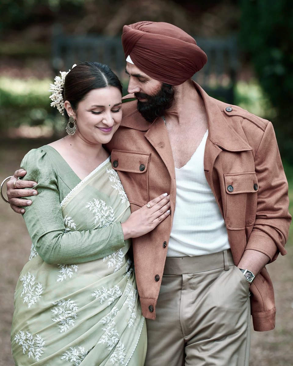 poojafilms's tweet photo. Love is the most #Keemti emotion of all ❤️
Song out tomorrow!

Watch the story of Bharat’s true hero with #MissionRaniganj in cinemas on 6th October.

@akshaykumar @vashubhagnani @ParineetiChopra @tinu1974 @jackkybhagnani @honeybhagnani #AjayKapoor @ravikishann #KumudMishra #PavanMalhotra #VarunBadola #RajeshSharma @debu_dibyendu @virendrasaxena #JameelKhan @mukeshSbhatt @ananthmahadevan #ShishirSharma #SudhirPandey #BachanPachera #OmkarDasManikpuri @DeepakKingrani @Jjust_Music @VishalMishraKC #KaushalKishore @MissionRaniganj @PicturesPVR @SLGlobal001