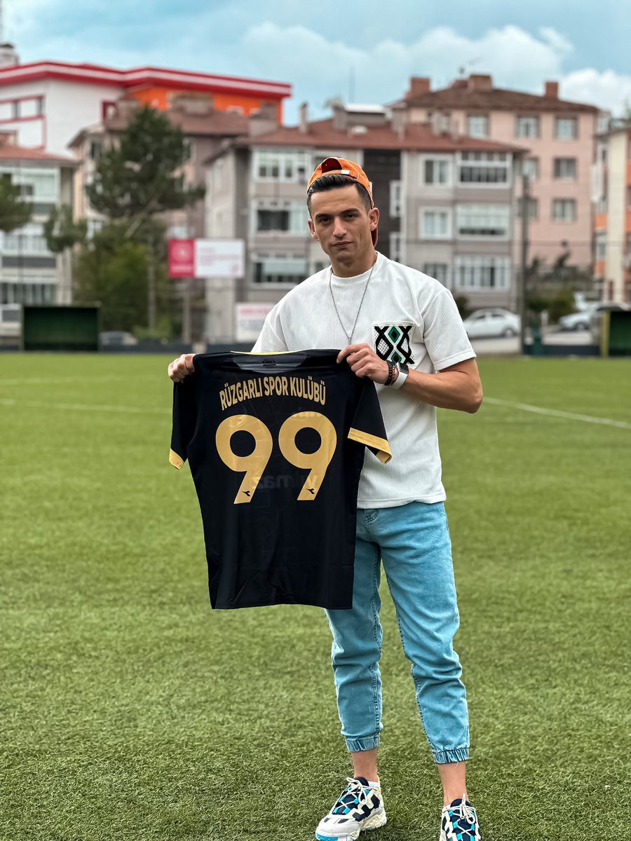 bkeskinofficial's tweet photo. Sahalarda Geçen 22 Yıl
Uzun süre sonra #EskisiGibi #BK99 https://t.co/x0IUuko88Y
