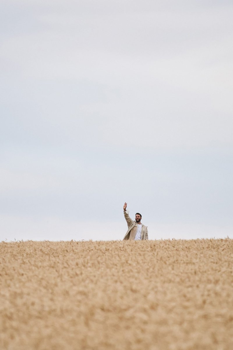 viewsfrance's tweet photo. Le documentaire "Jacquemus, le prince soleil" réalisé par Loïc Prigent sortira le 13 octobre sur France 5 🪡 https://t.co/Q4DddUeONG