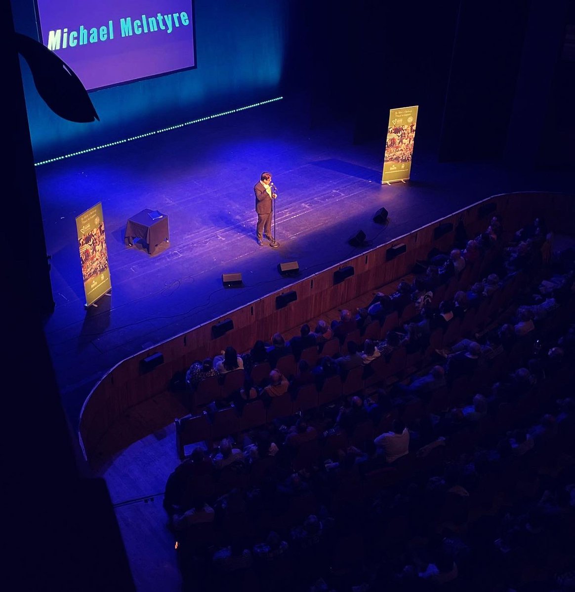 EventRater's tweet photo. @rhodgilbertshow | @theCentre | @Velindre 💚 https://t.co/030jTjzoZk