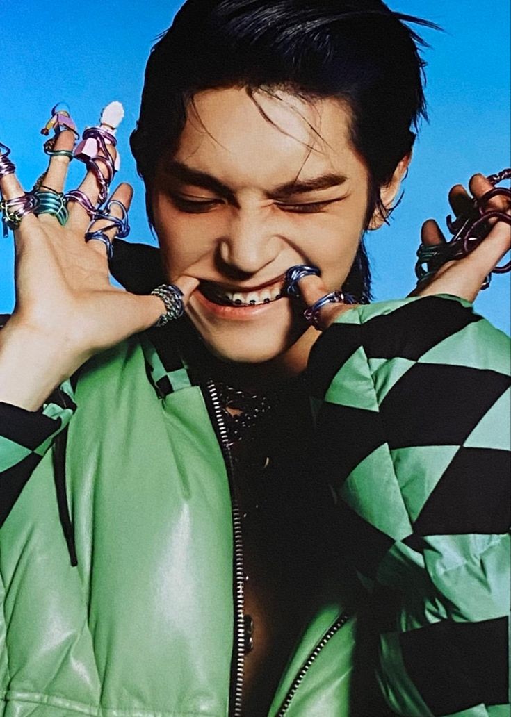 oxotae701's tweet photo. i mean taeyong already had done the aesthetic before https://t.co/408DXxFiie