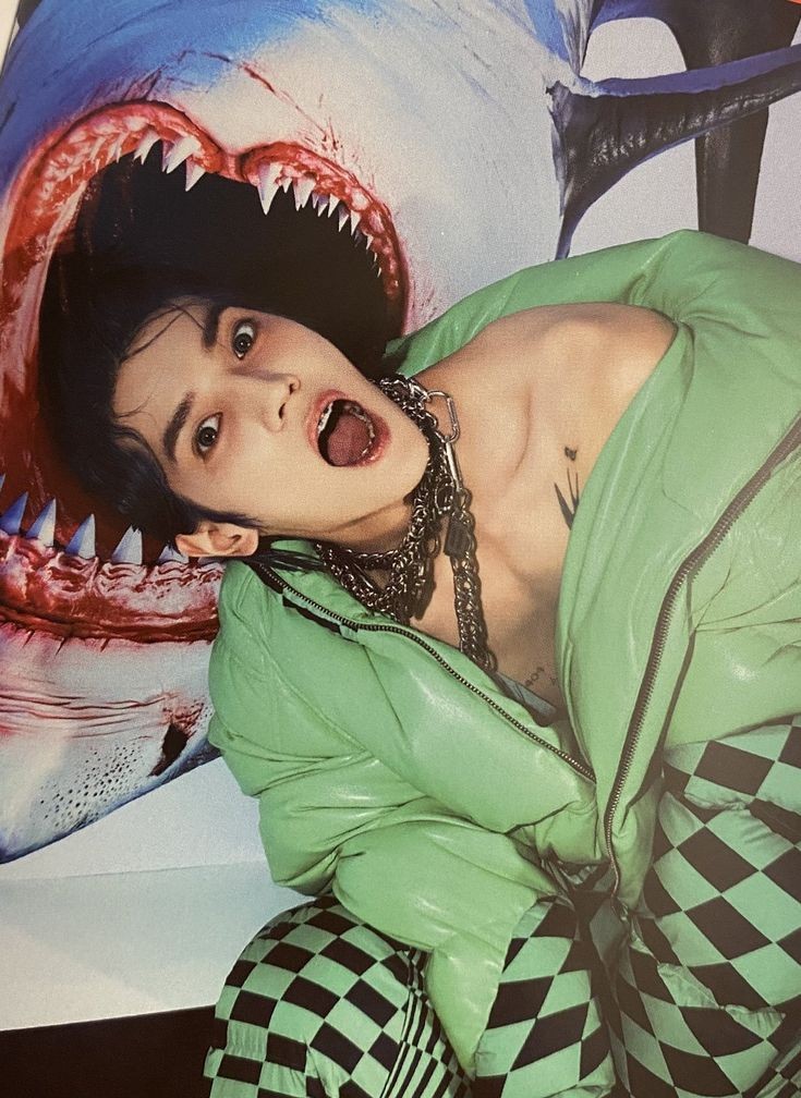 oxotae701's tweet photo. i mean taeyong already had done the aesthetic before https://t.co/408DXxFiie