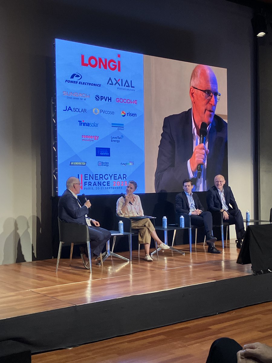 iberdrolafr's tweet image. 🔄 Retour en images sur les événements du mois de septembre

👉 Le salon #Energyear
👉 Le #BrittanHYday
👉 Le 24e colloque annuel du @ser_enr 
👉 Le forum annuel de l'excellence énergétique #EnergyTime

Merci à tous ceux qui sont venus à notre rencontre lors de ces événements !🙌