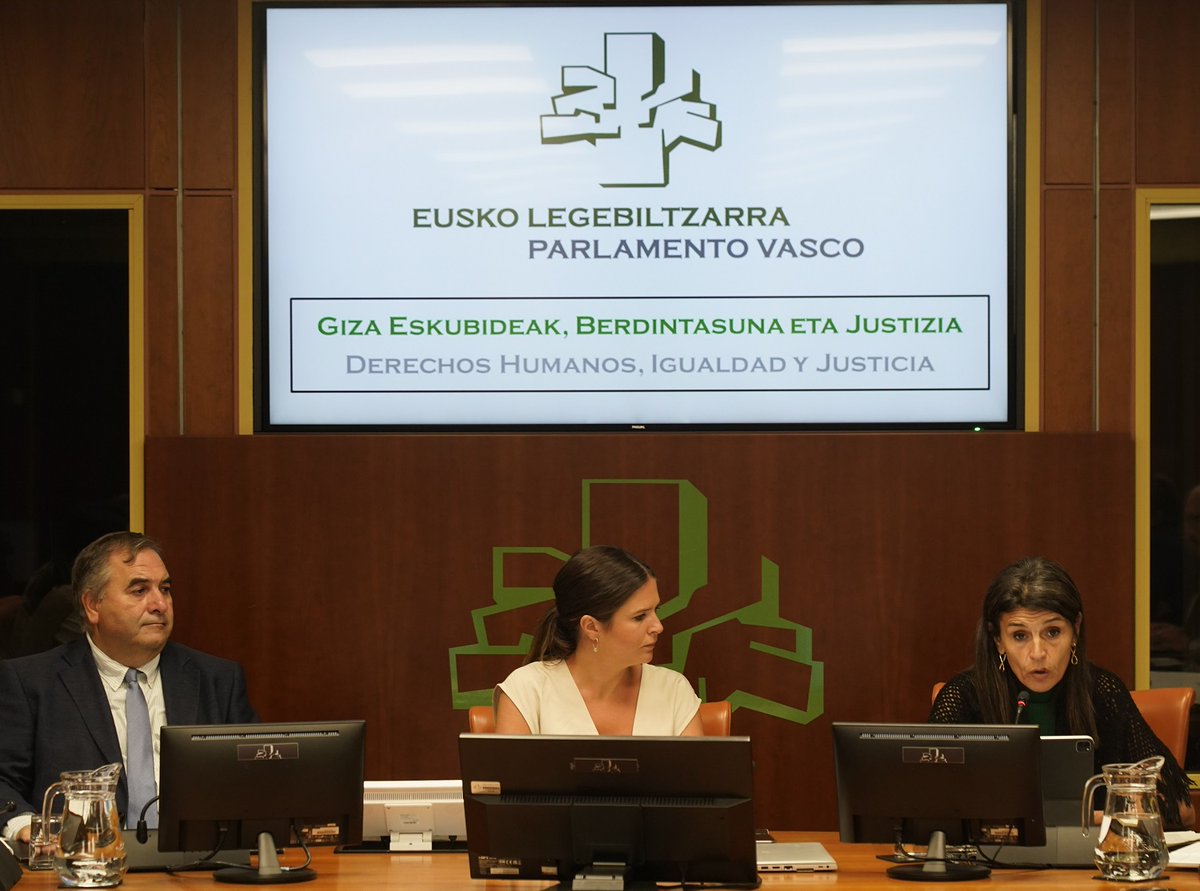 PVasco_EuskoL's tweet photo. 🗣️Lankidetzarako eta elkartasunerako lege-proiektua aurkeztuko du Nerea Melgosa @BerdintasunEJGV  sailburuak
🗣️La consejera @nerea_melgosa presenta el proyecto de ley de cooperación y solidaridad @eLankidetza 

➡️https://t.co/PrPGmDkmaf https://t.co/OO9RSFNAXh