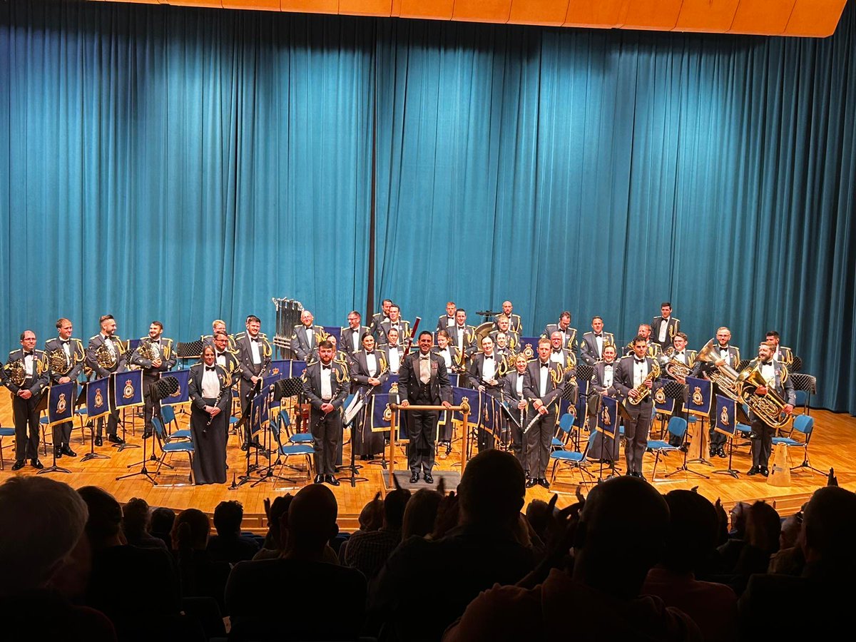 @RAF_Wittering Stn Cdr Wg Cdr Nikki Duncan, was delighted to attend a concert by the @RAFMusic Central Band in Cambridge last night to hear the performance of Wings of Freedom by the award-winning composer @thewittjones Superb performance!