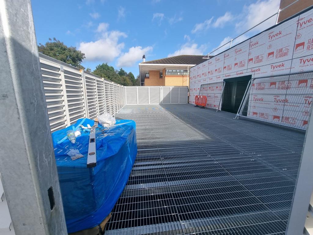 ZefyrGroup's tweet photo. Louvres and screens with access gates for Integra on the Cannock Chase Hospital.

#louvrescreens #louvres #screening #facades #doors #gates #plantscreen  #healthcare #metal #aluminium #ppc #constructionindustry #design #manufacture #install 

https://t.co/08gxET4J3k https://t.co/yG9MoPgvtH