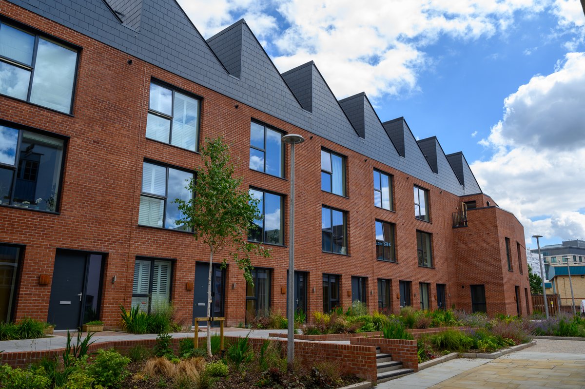 Looking for a new home before Christmas? Stop by our visually striking and energy-efficient properties in the heart of #HolbeckUrbanVillage. Of the 68 homes created, only a few remain available for sale. Contact now: ironworkleeds.co.uk/contact/ #AvailableNow #Ironworks #Leeds