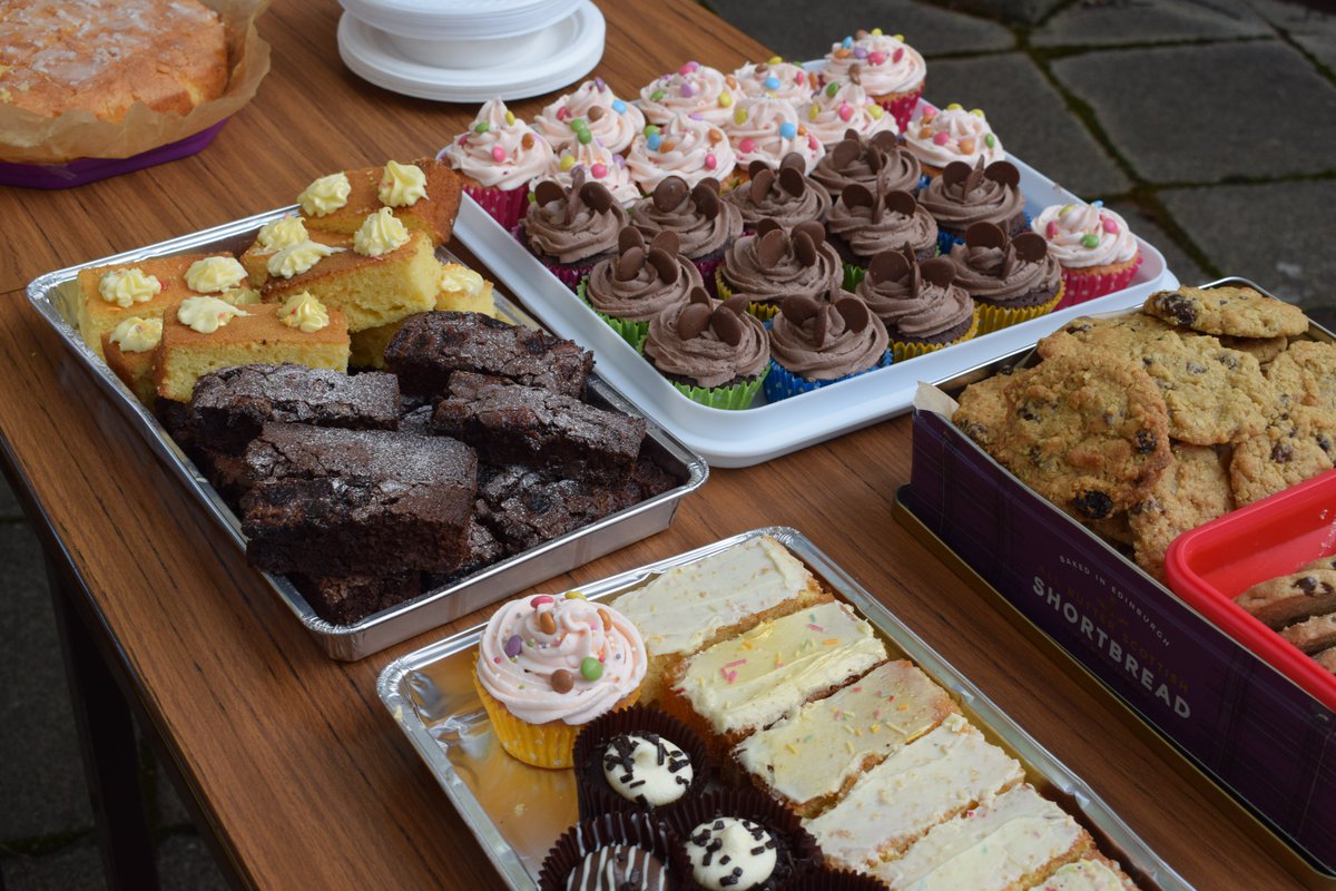 HatchEndHigh's tweet photo. On Friday, HEHS students held a huge bake sale across the school site to raise money for @macmillancancer🍰 Thank you to everyone for your generous contributions so far. Watch this space for a donation update soon...!
#macmillancoffeemorning #harrow #hatchendhigh https://t.co/1OrxdJJVu1
