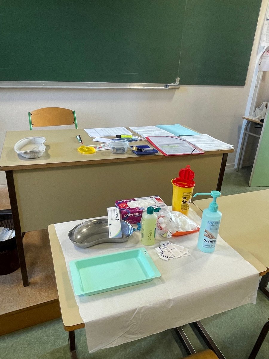 morinars's tweet photo. #HPV : début de la compagne de vaccination dans les collèges : 32000 élèves de 5ème concernés en BFC Objectif : éviter les 6000 cancers dus à ces virus🙌aux enfants, parents, équipes éducatives et équipes de vaccination @arsbfc @CoipletJj @Institut_cancer @CHUDijon @AcademieDijon https://t.co/TtSCycbifo