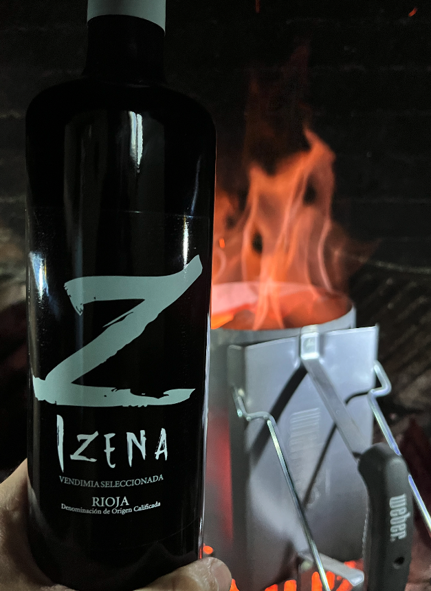 BodegasZintzo's tweet photo. Hay planes de fin de semana que merecen darse un homenaje. 😉 Y nada mejor que hacerlo con nuestro #vinodeautor Izena.🍷 Con uva seleccionada. 🍇 Y vuestro fin de semana, ¿qué Zintzo tuvo para brindar? 😏
#BodegasZintzo #riojaalavesa #winelover #zintzo #vino #vinodeautor https://t.co/ECJrs5ImQU