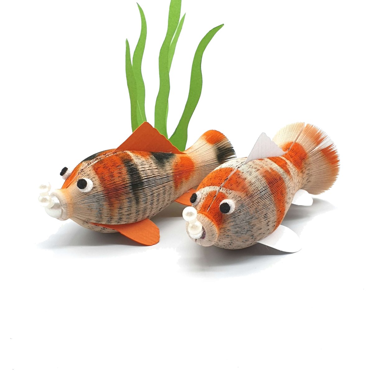 Paperappleco's tweet photo. Koi fish gift - Desk Buddy - koi ornament - Paper Fish Art - Koi Carp - https://t.co/R6Z5OW0pCk #CreatonCrafts #EpiconEtsy #Handmade #WomaninBiz #MHHSBD #KoiKarp https://t.co/pA32QKKeRt