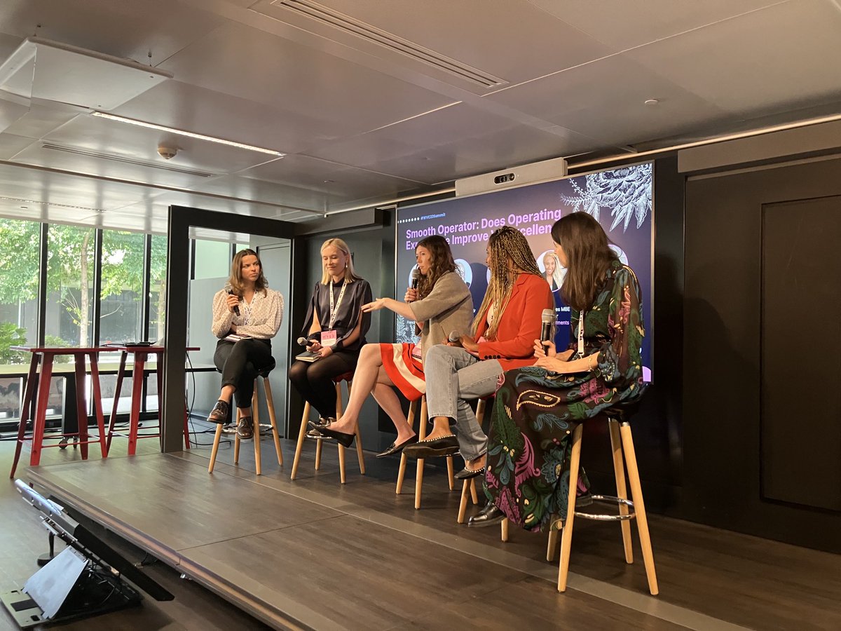 Foxe_News's tweet photo. “Smooth operators” from ⁦@creandum⁩ ⁦@Crowbrry⁩ ⁦@JuneAngelides⁩ ⁦@JuliaMorrongiel⁩ telling the truth about side hustles with ⁦@Siftedeu⁩ 😹😹 #wvc23summit https://t.co/8PlOBAGwKC