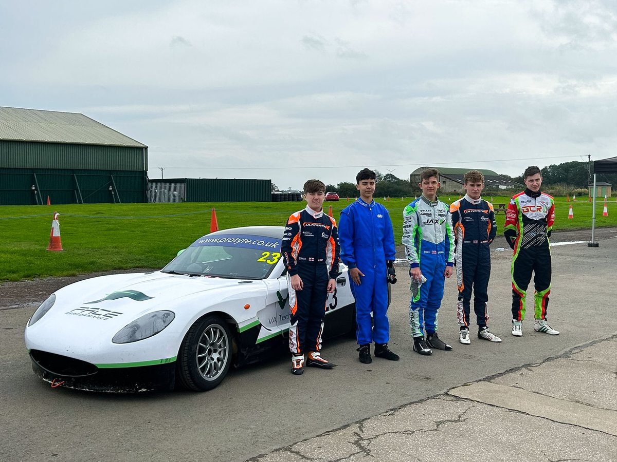 paceperformnce's tweet photo. Great day out last week with some of @ukctweets' top seeded drivers! 📸
#PacePerformance #Ginetta #GinettaJunior #Karting #UKC #UltimateKartingChampionship https://t.co/pOLGPHThDm