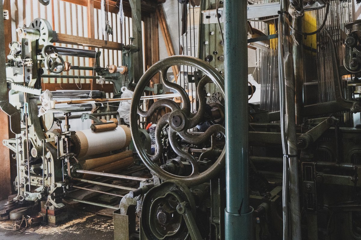 相場の2倍で帯を仕入れるというクレイジーな事を始めました。見てくれニャ～

「西陣織の製造現場の現実」と「帯の織り手さん達の工賃が上がる帯の紹介」と「お願い」
shitate.org/tsukurite/