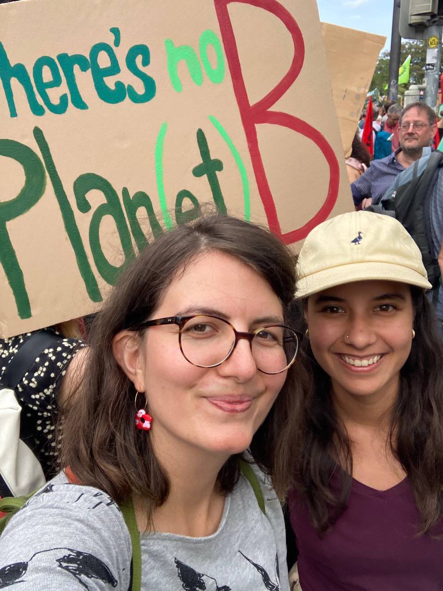 Meret Schneider (@schneimere) on Twitter photo Freunde, wenn ihr noch nicht wisst, wen es zu kumulieren gilt: Diese Lady macht nicht nur die besten Marroni an der Chilbi, sie ist auch eine der engagiertesten Kämpferinnen für Gleichberechtigung in Politik & Alltag! <a href="/annabschmaltz/">Anna-Béatrice Schmaltz (sie)</a> 2 x auf die Liste 💃 #WahlCH23 <a href="/femstreikzh/">Feministisches Streikkollektiv Zürich</a> Freunde, wenn ihr noch nicht wisst, wen es zu kumulieren gilt: Diese Lady macht nicht nur die besten Marroni an der Chilbi, sie ist auch eine der engagiertesten Kämpferinnen für Gleichberechtigung in Politik & Alltag! <a href="/annabschmaltz/">Anna-Béatrice Schmaltz (sie)</a> 2 x auf die Liste 💃 #WahlCH23 <a href="/femstreikzh/">Feministisches Streikkollektiv Zürich</a>