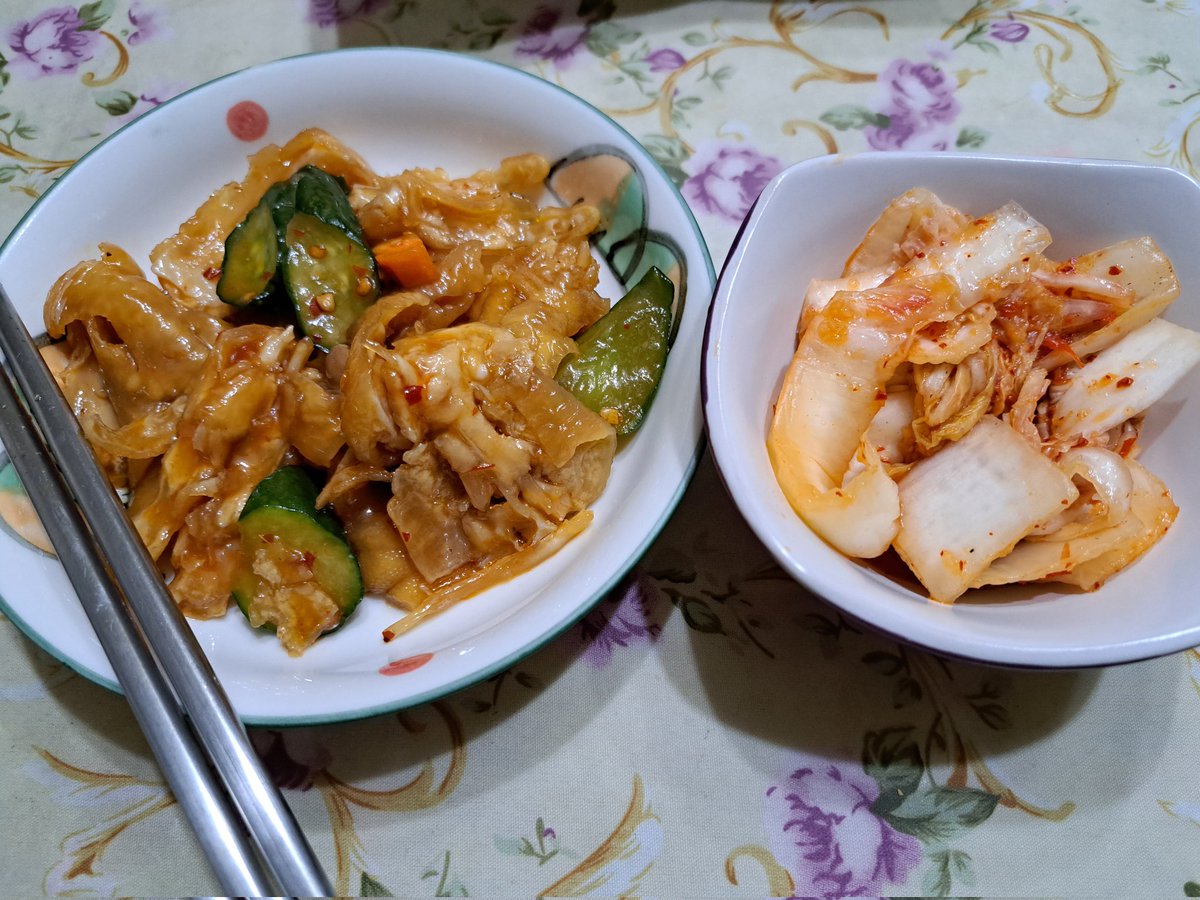 SuPeLo44's tweet photo. 今夜の夕食，美味しい😌👍 https://t.co/9uuFPP4k7i