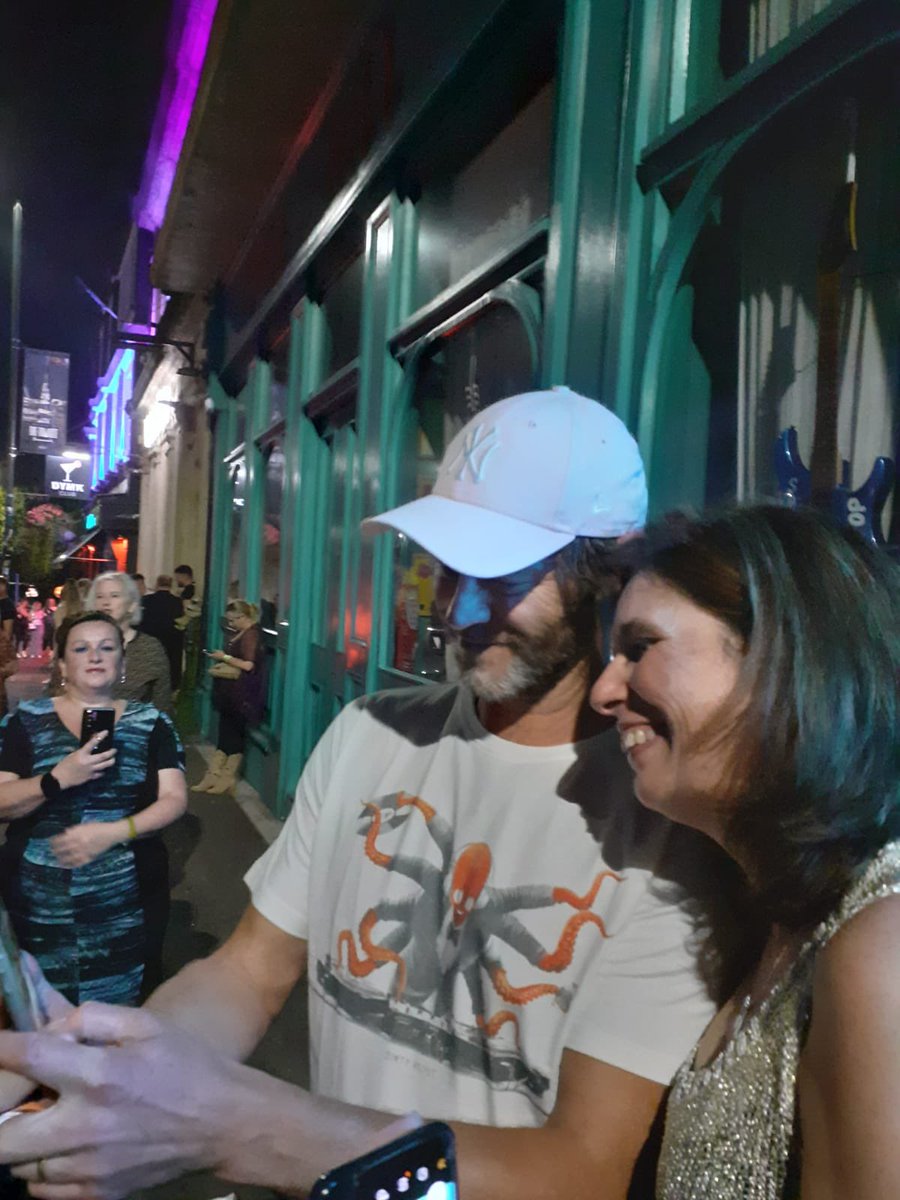 Ilse0950's tweet photo. When you have the best night in Bournemouth π Great music, great company, great venue πβ₯οΈ a meet and greet with Howard Donald, the most down-to-earth and very lovable guy β₯οΈβ₯οΈ #howarddonald #canvasbournemouth #djhd #perfectnight https://t.co/itVMJBt90n